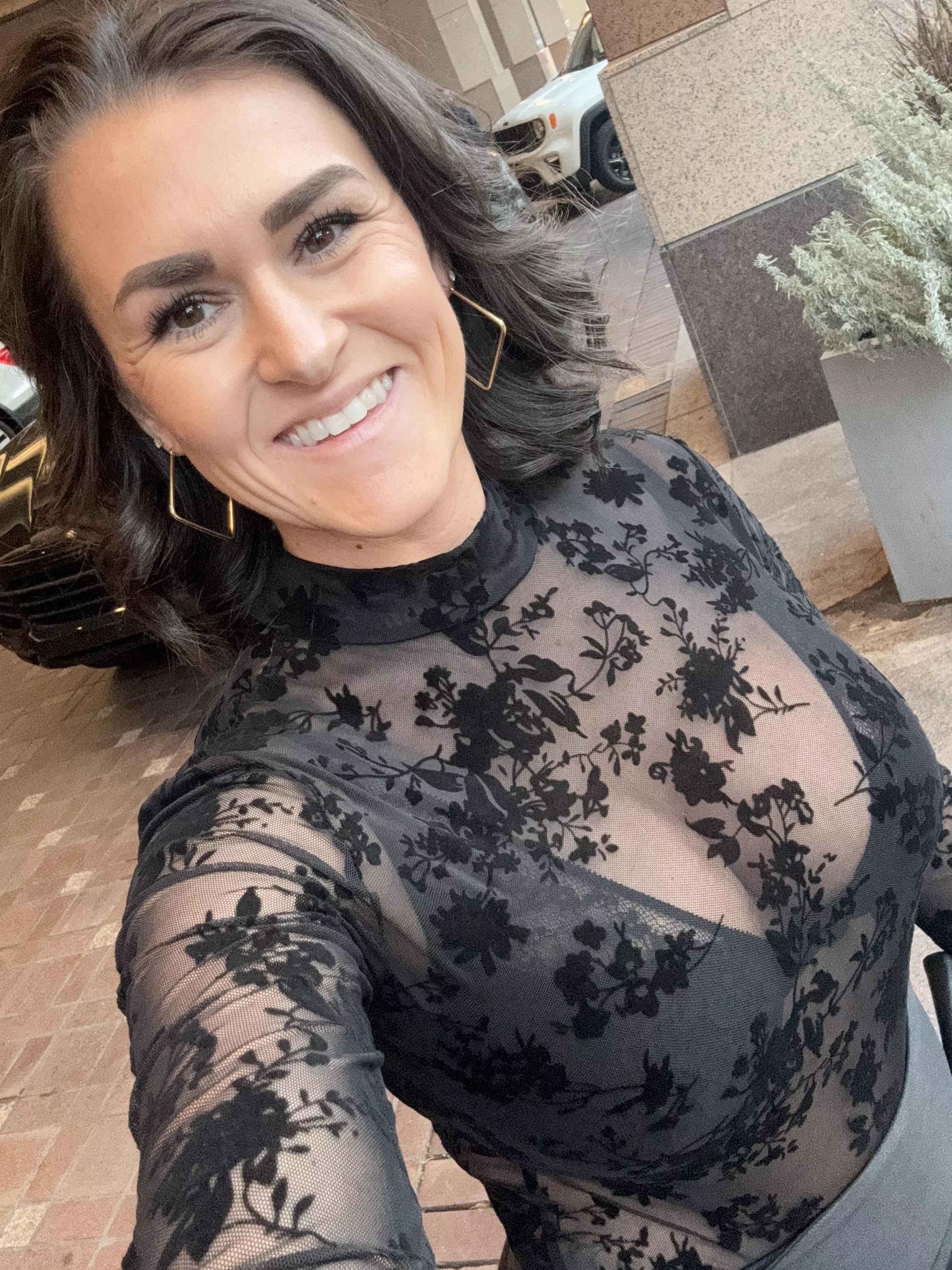 Is this top ok for a Date night. Or would it be too distracting.  posted by hotmomnexxxtdoor