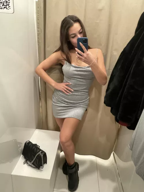 It's like I'm not wearing anything [F] by Kristy_Frost