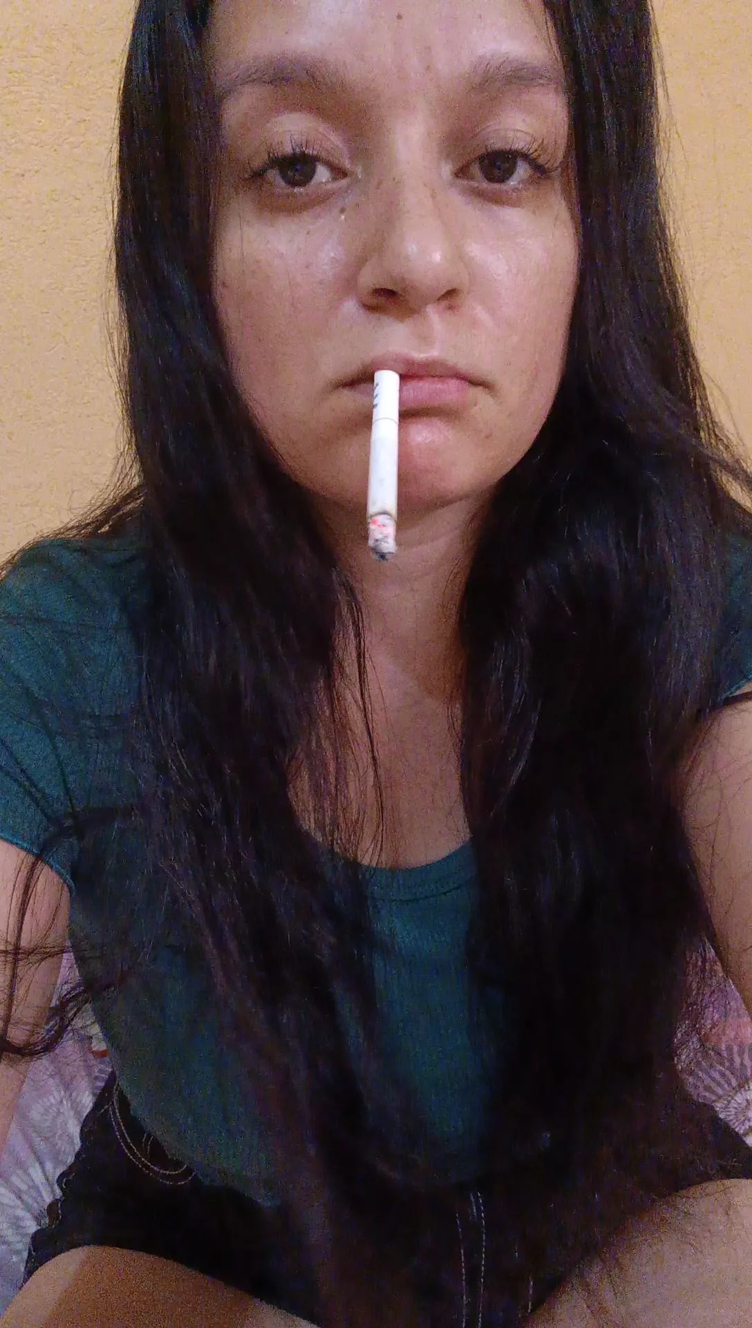 let's smoke a cigarette together posted by la_mami_latina