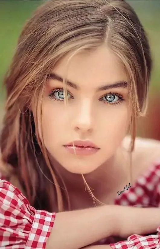 Mystery Girl posted by mycroft00