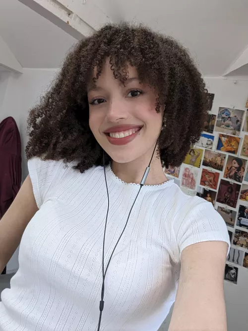 Red lips >>> by xx-alien