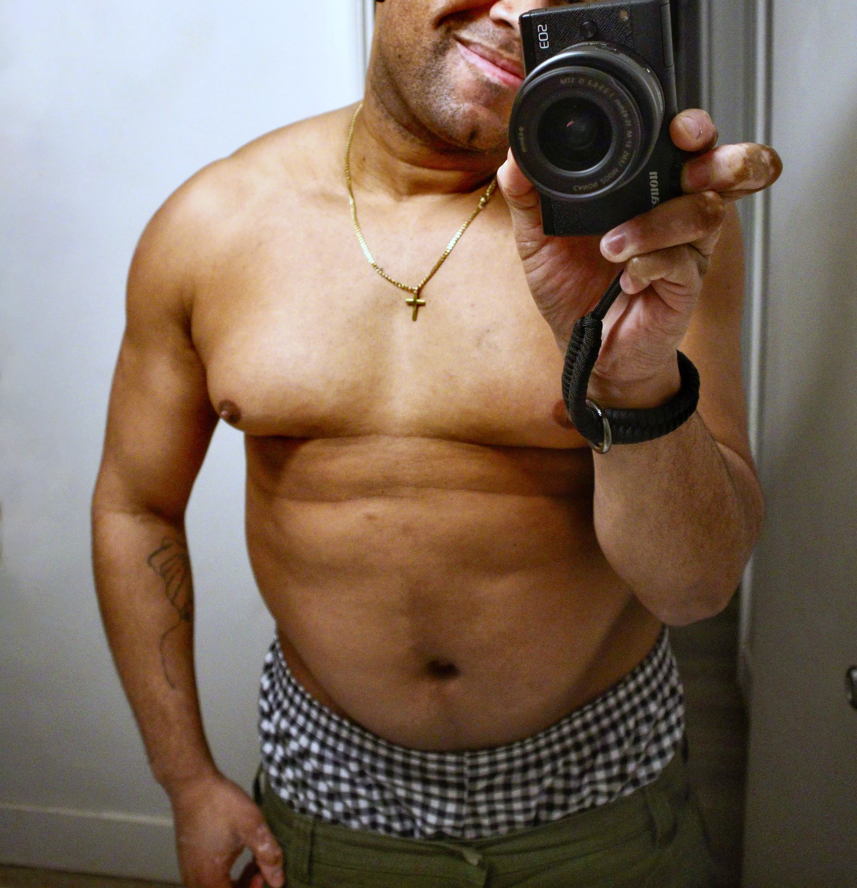 Sagging a little. ⬜️⬛️⬜️⬛️ posted by spottedhomo