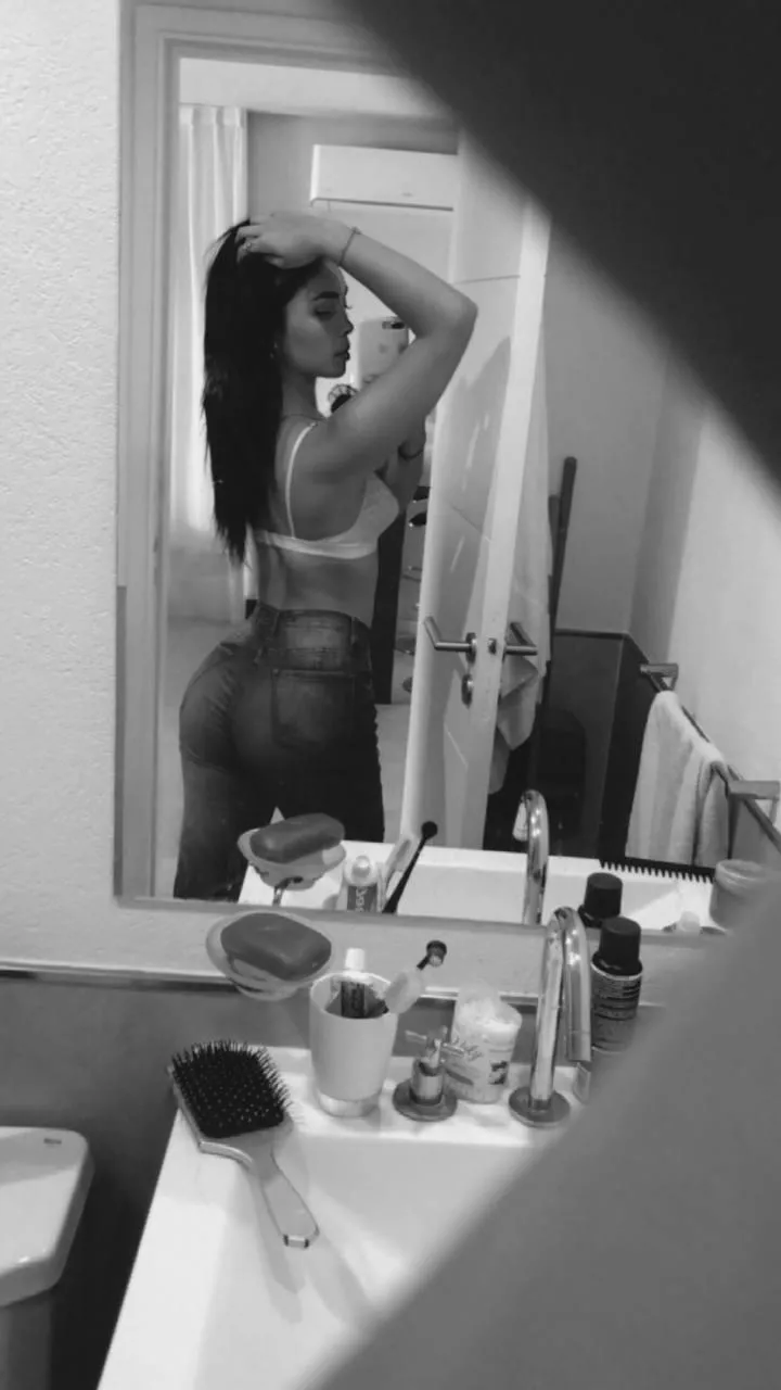 Should I redownload snapchat? posted by ChinaTaylor01