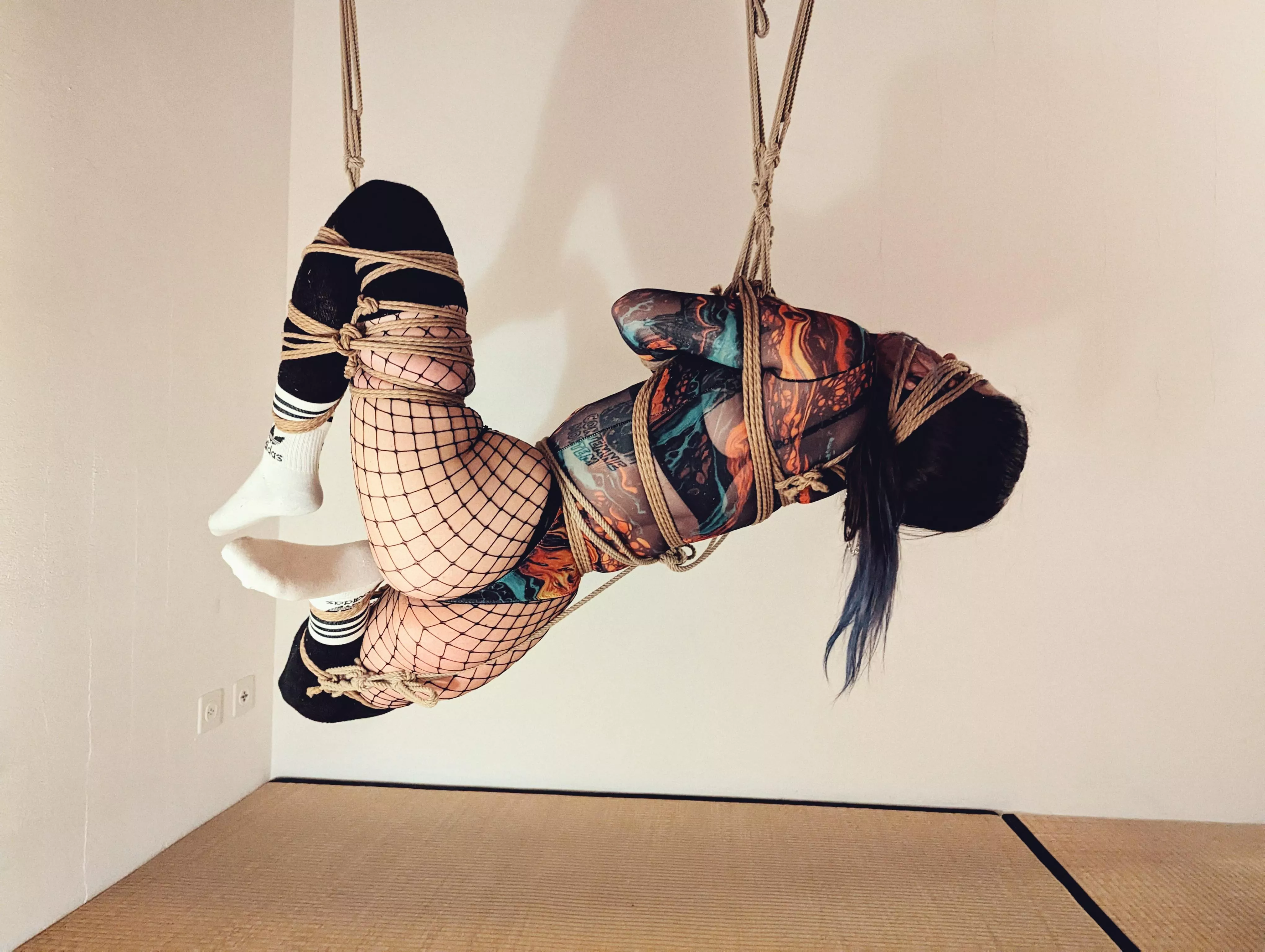 sleepy in ropespace posted by semenawa