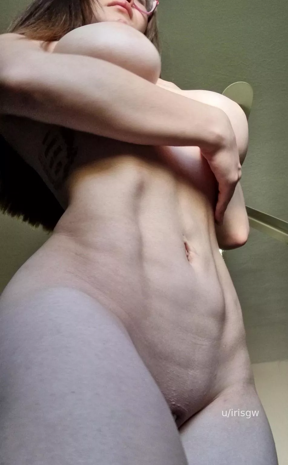 Slim waist with thick thighs posted by irisgw