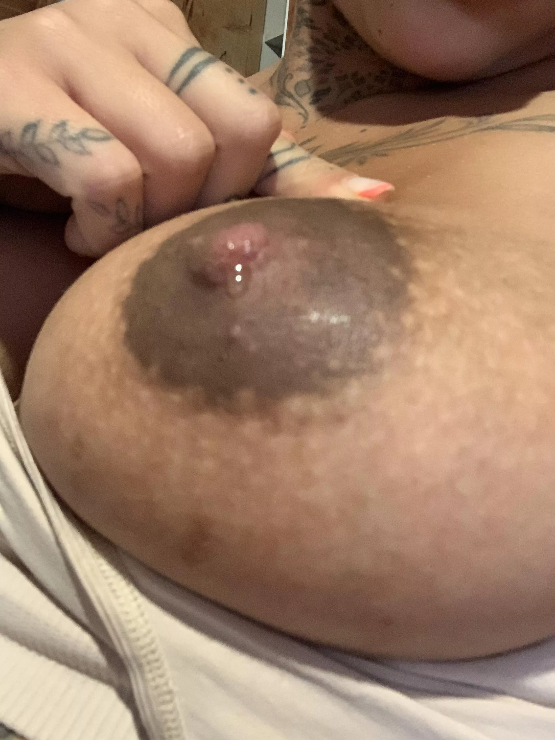 Suck my milky tities and I’ll suck your dick.. deal? posted by MatildaGodess