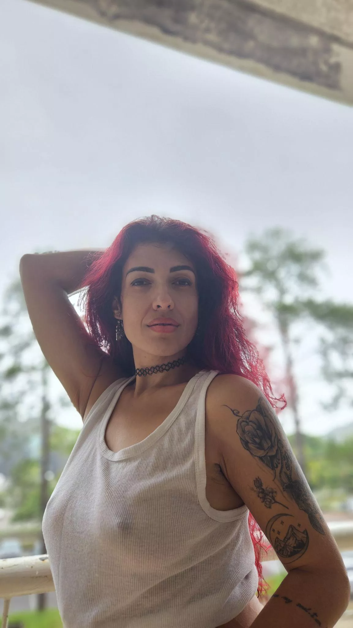 Visiting my old campus, braless now like I always walked around here, 20 years ago. posted by casal_venomous