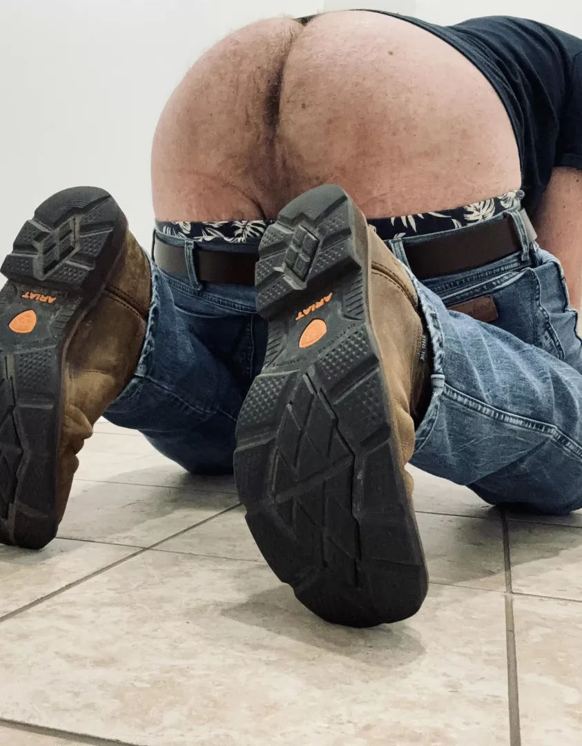 Who's gonna give me a hump day pounding? by Cuntryboygamer