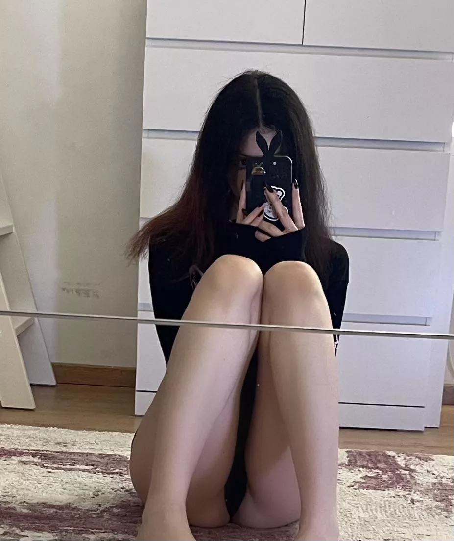 would an older daddy eat my pussy infront of my mirror? posted by bxdrvby