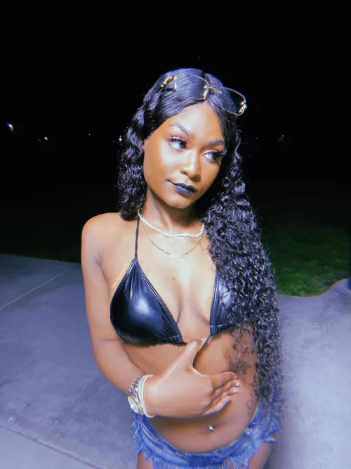 You like my new bra? by HoneyAngelx