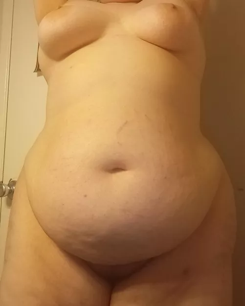 A fat pretty bitch 💅 😏  by STR4WD0LL