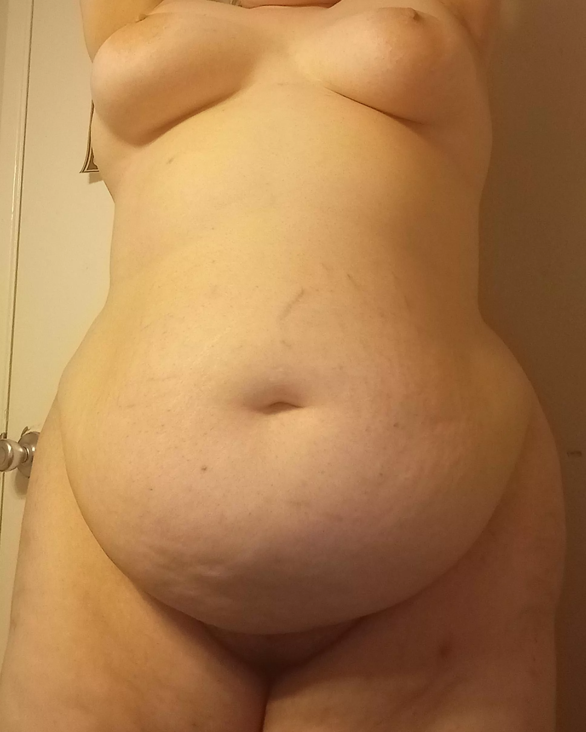 A fat pretty bitch 💅 😏  posted by STR4WD0LL