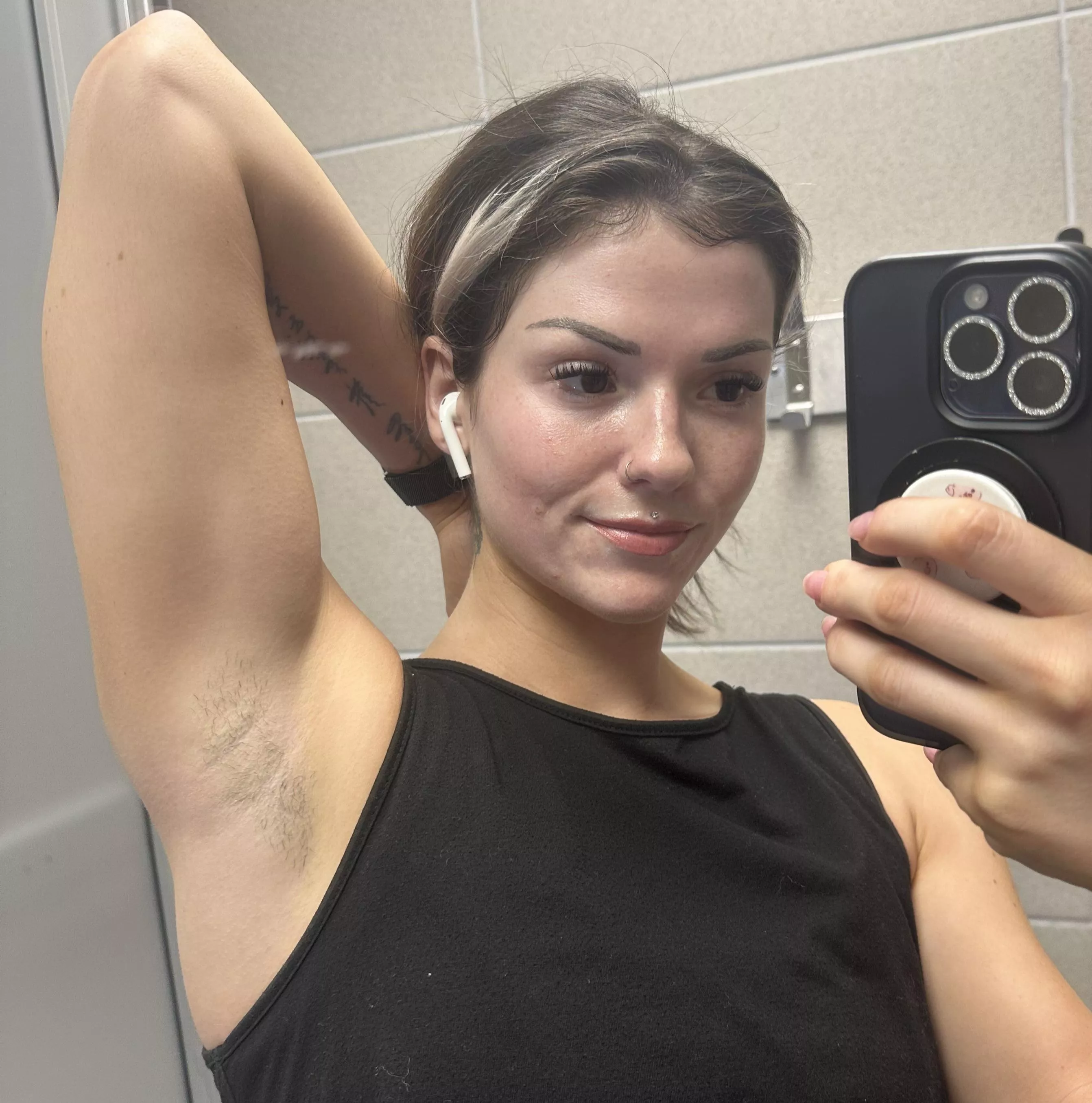 A longer stubble posted by lolotaylor