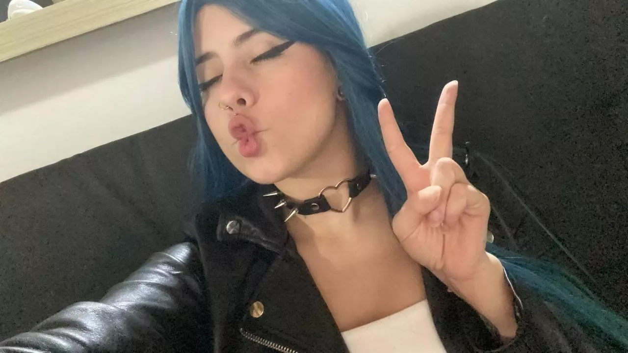 Am I a girlfriend material? posted by Thumperkat