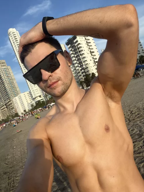 Anyone into not hairy armpits? by BigxAlexxx