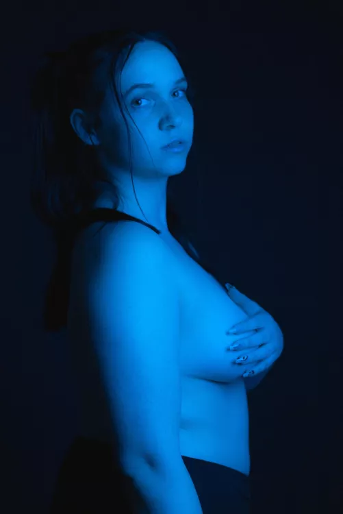 Black light beauty  by Theequeencleo