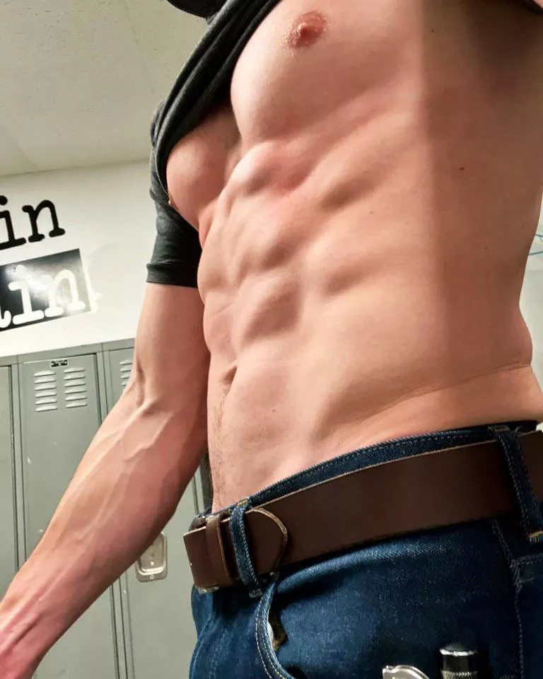 Crop top ☺️ posted by Shred_and_Bread