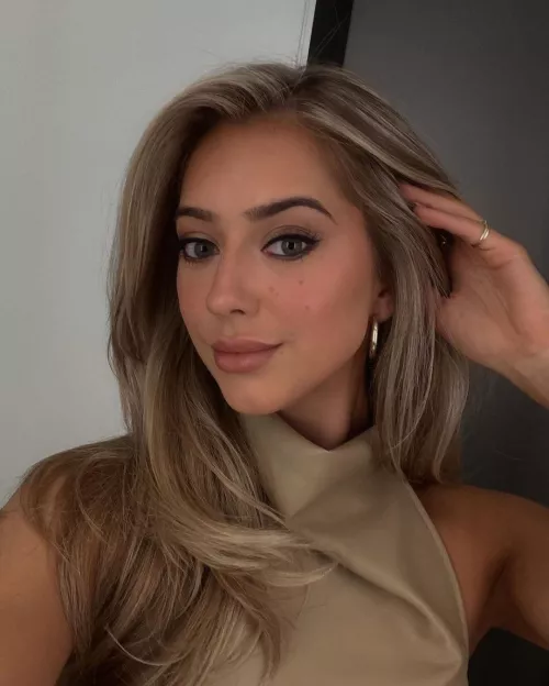 Dani McGinnis by danib_127