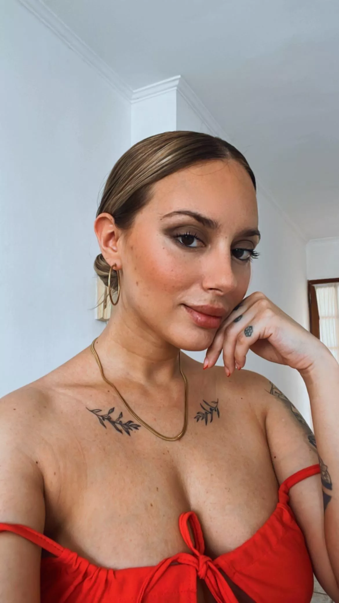 Do you like naughty blondes? posted by melaninnbr33