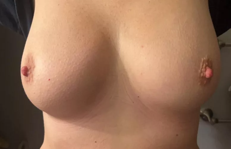 (F32) 5’9” 175  by neighbormilf4u