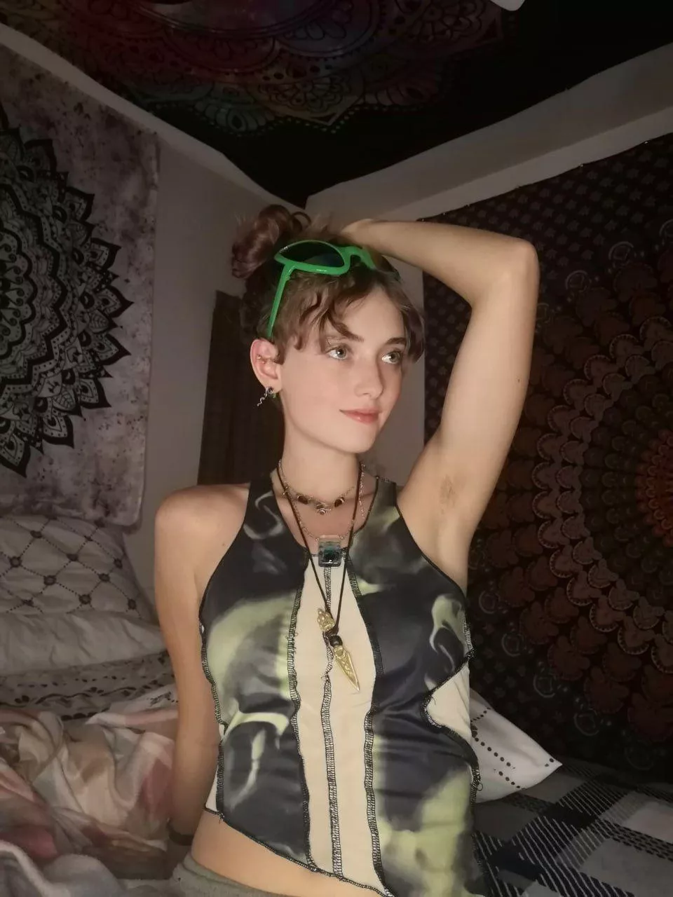 feeling playful in my bed, ready for fun F18 posted by aluyarabanib