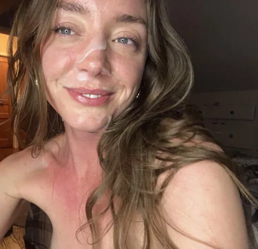 Happy little cumslut by luciddazeyy