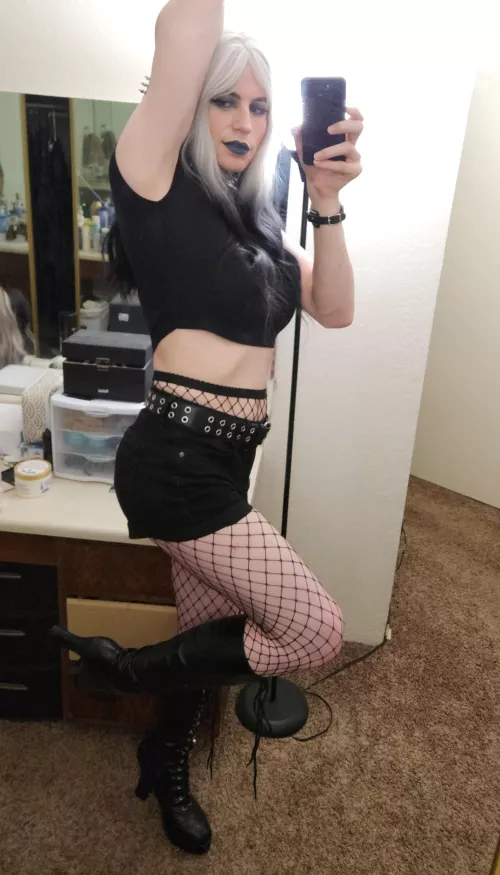 Hi 🖤 by Freja_Cosplay