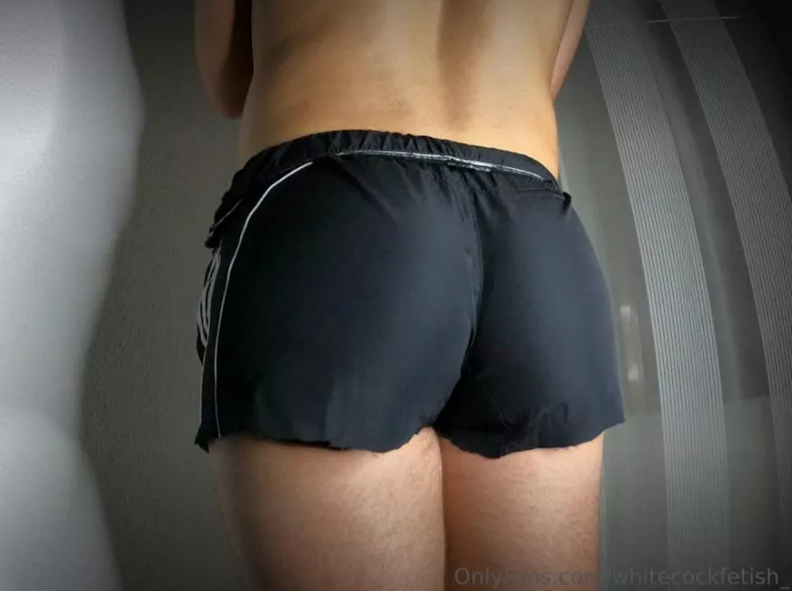 I know I'm dressed, butt... posted by whitecokfetish