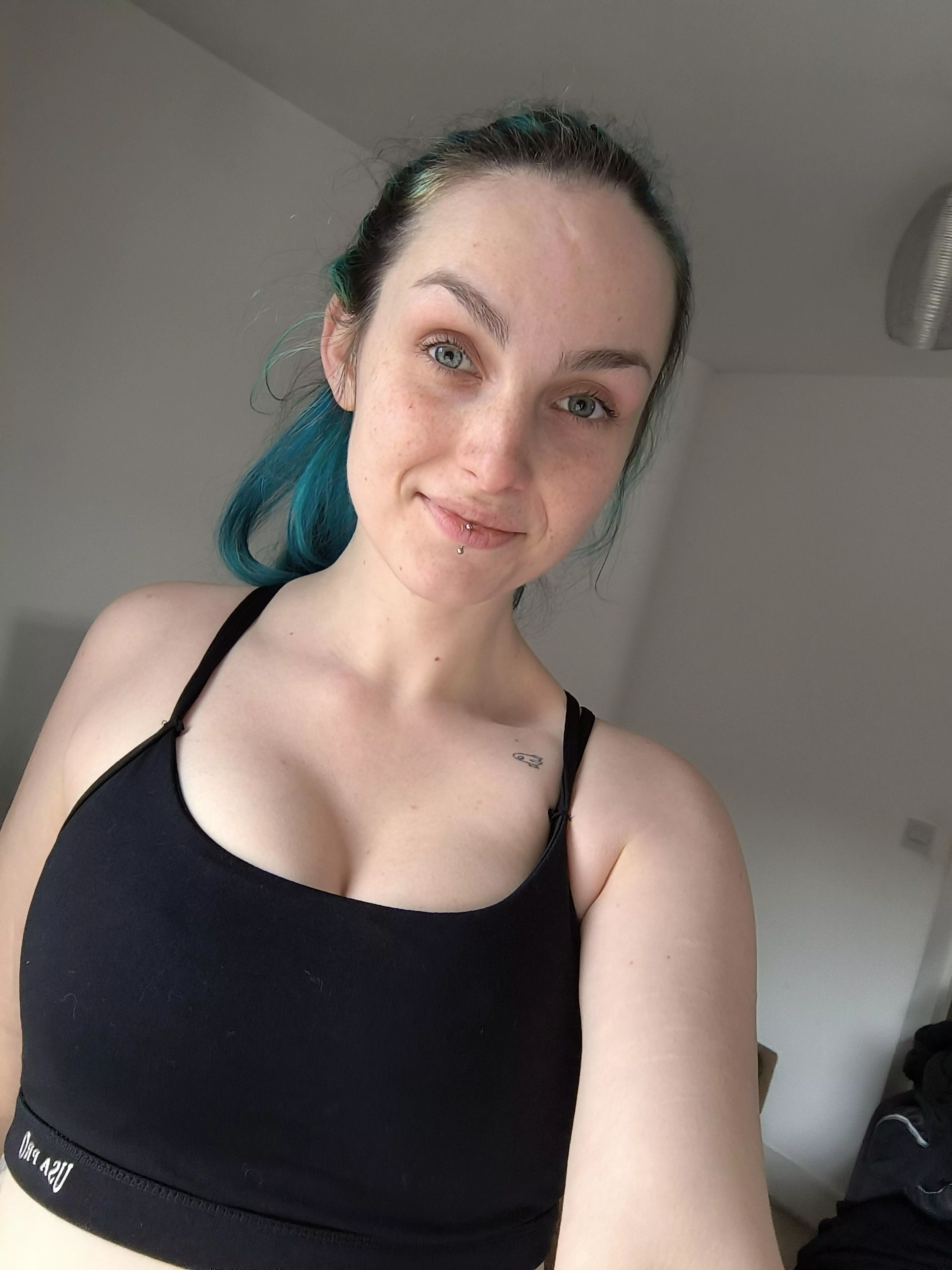 I love the way sports bras make them sit🥰😘 posted by alluringaprilxx