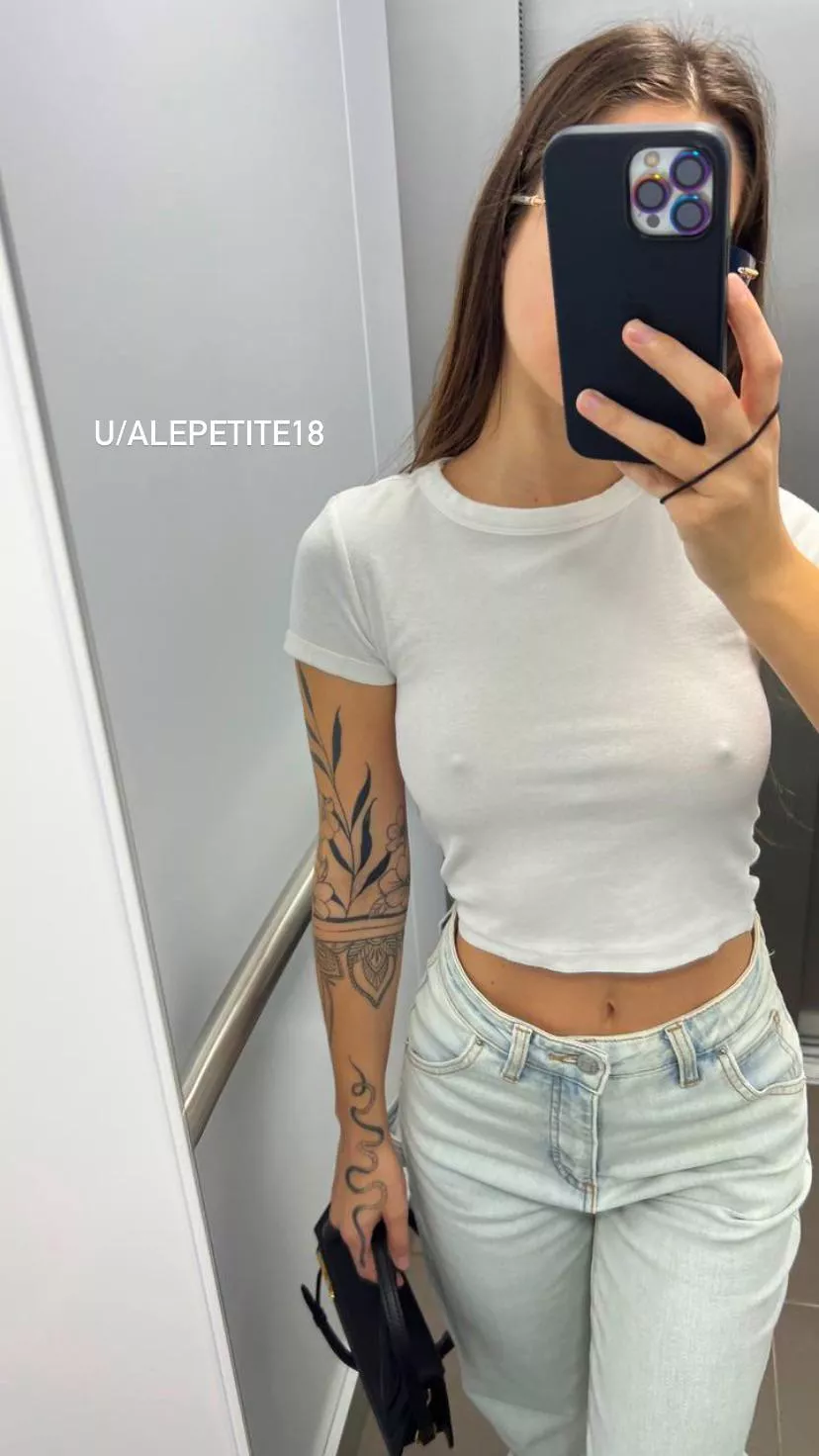 I love white top because you can always see through posted by alepetite18