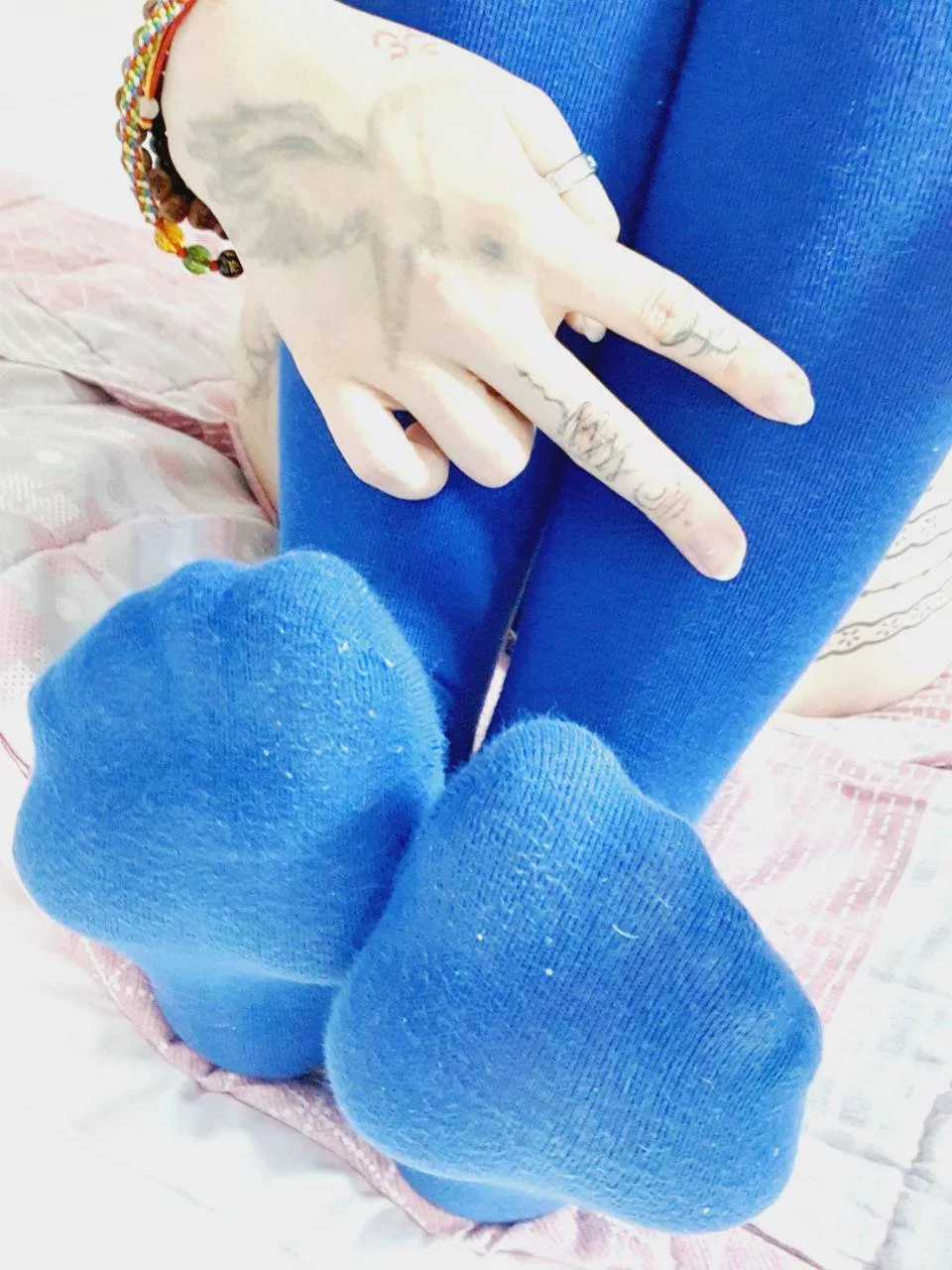 i was in hurry to show you my new socks [f] posted by pulsarmajic