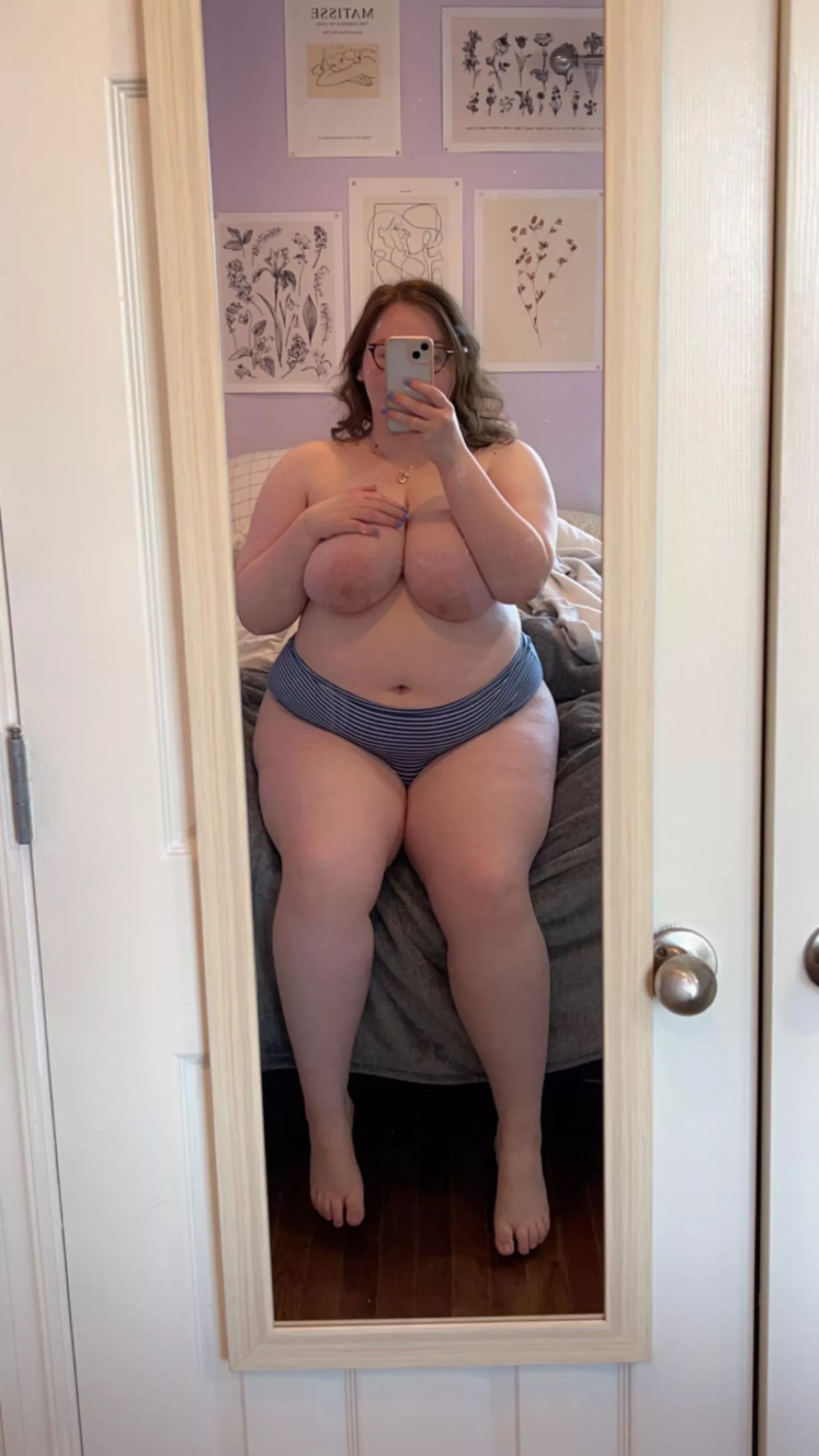 is thigh thursday a thing? 🙈💕  posted by browneyedhunnie