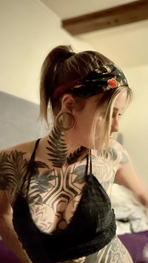 Like a fully tatted front ?  by Solunasun