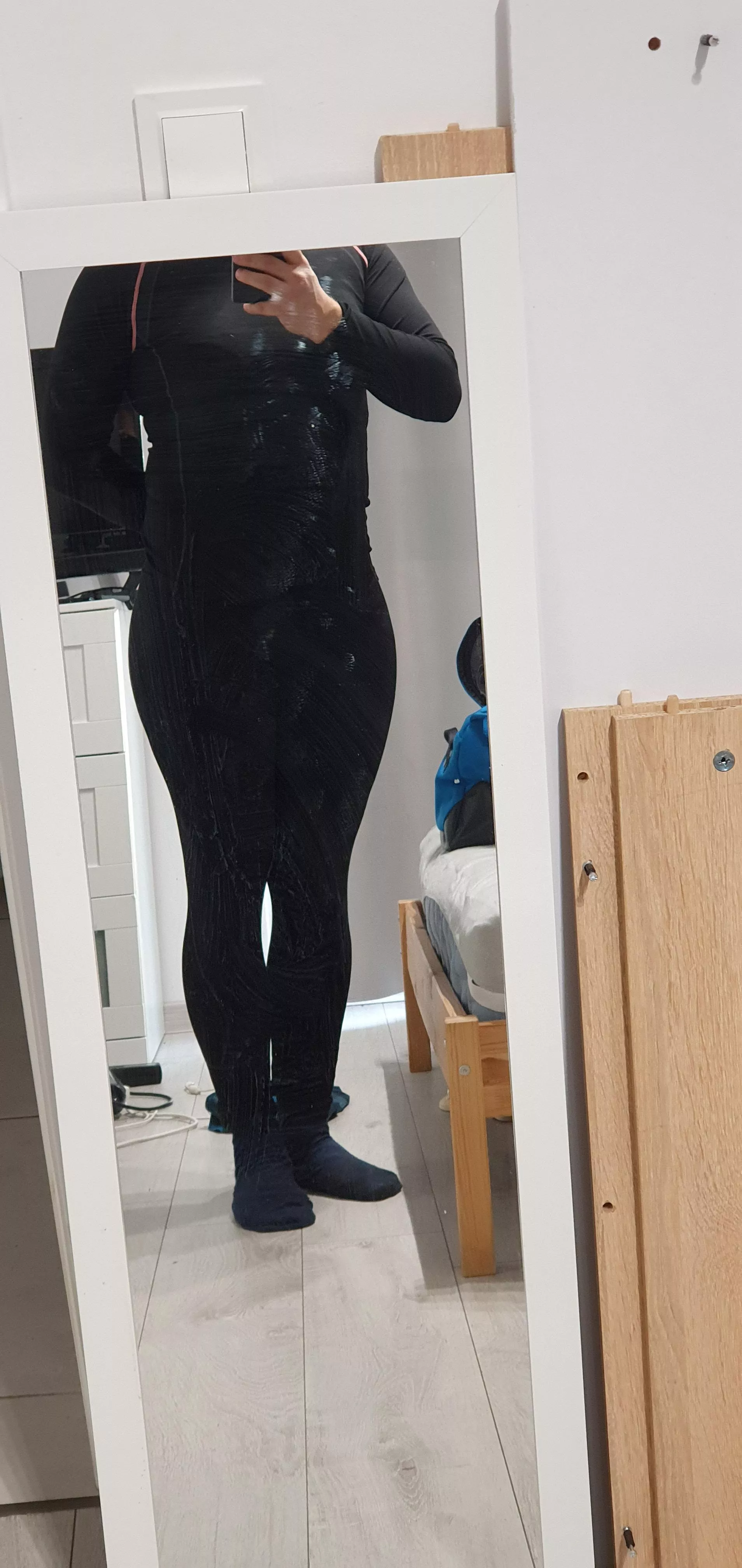 look at my curves ♡ posted by Strict-Music-1612