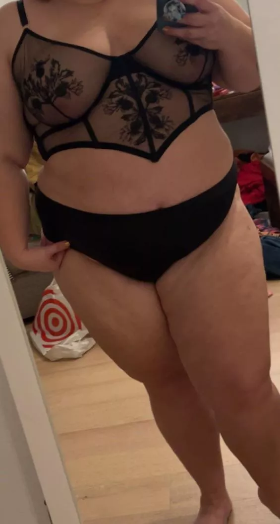 Needing a sexy fwb posted by lovely-feetbbw