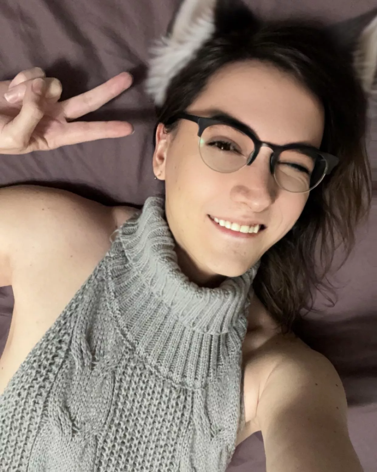 Peace ✌️🩷 posted by FemboyAirbender