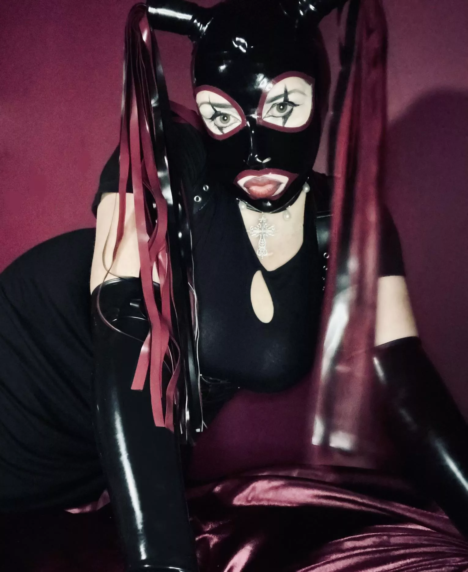 Picture yourself, underneath me and my silky latex streamers 🖤 posted by HighPriestess_CP