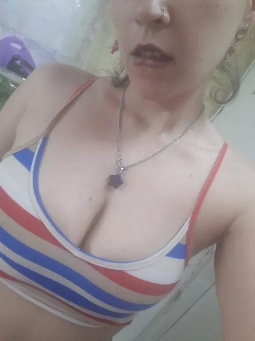 Tell me the first thing that comes to mind. by luliok