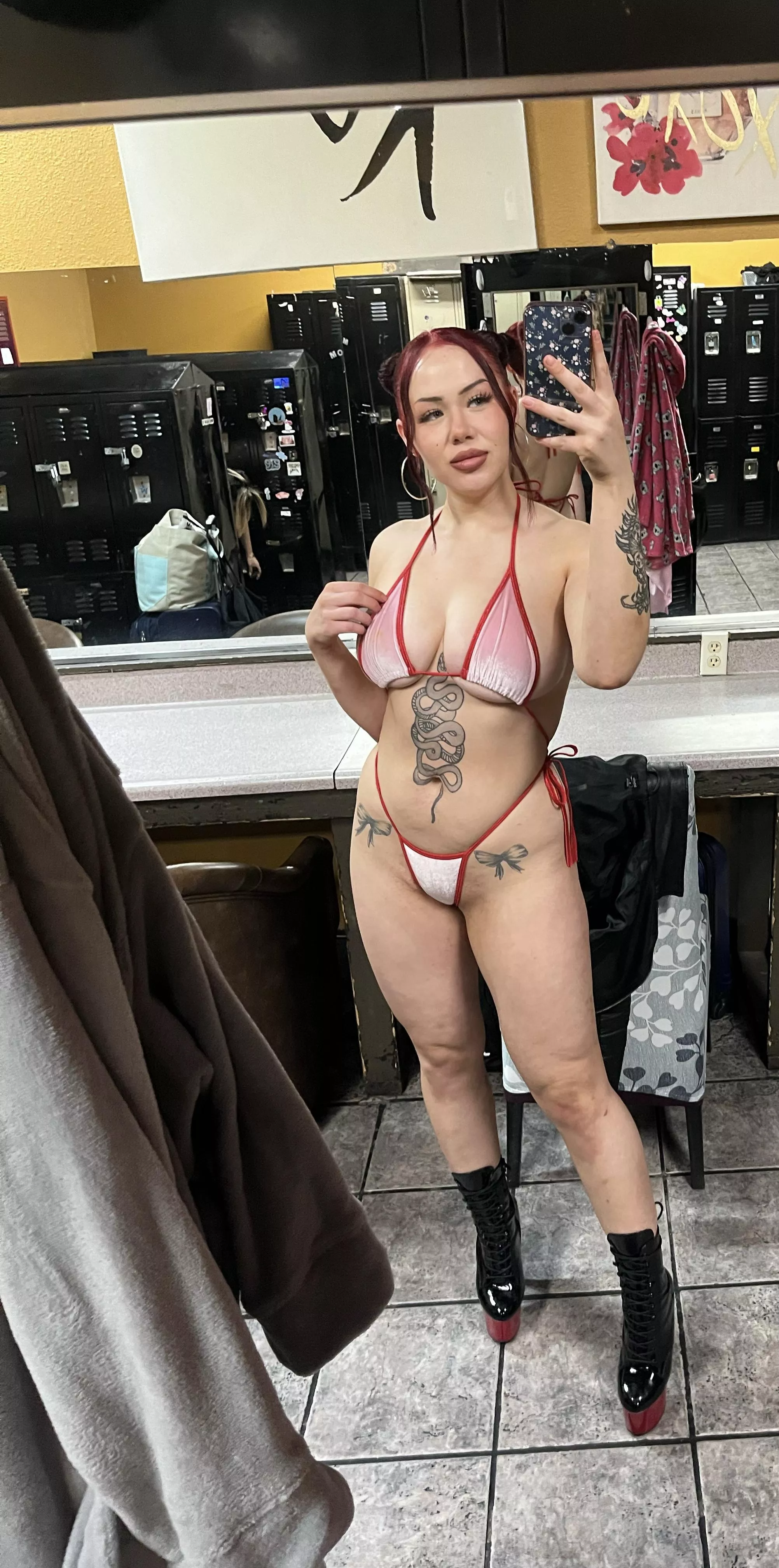 This mirror makes me look cute.. What do you think? (30F) posted by Antique-Forever