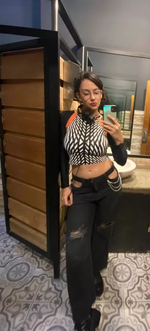 thoughts about my top? by gabby_stimulus