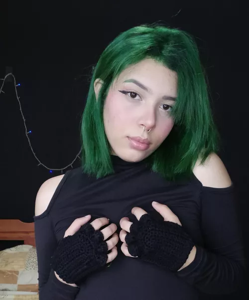 wanna be your sexy slut with my shining green hair by MaddisonMadness