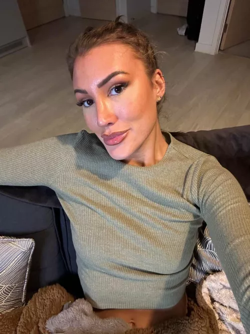 What's your first impression? by SufficientSail4615