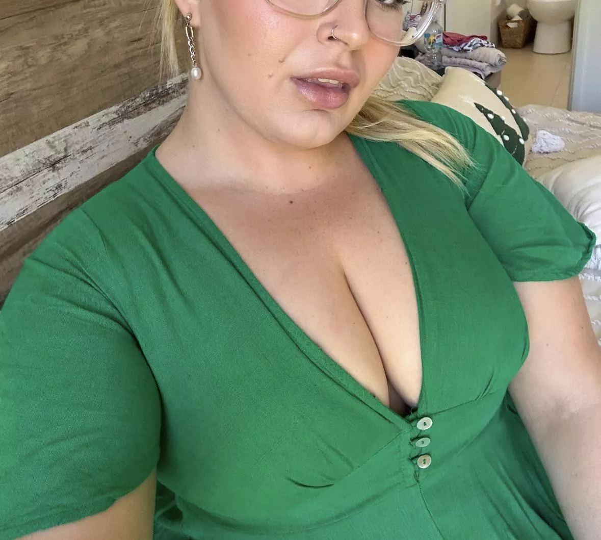 Who doesn’t love cleavage  posted by cheeky_yelo