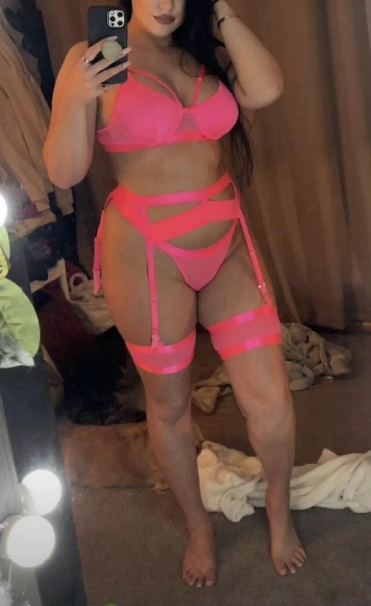 Who needs help tonight? I love being bad for strangers  posted by thatthicbitchh