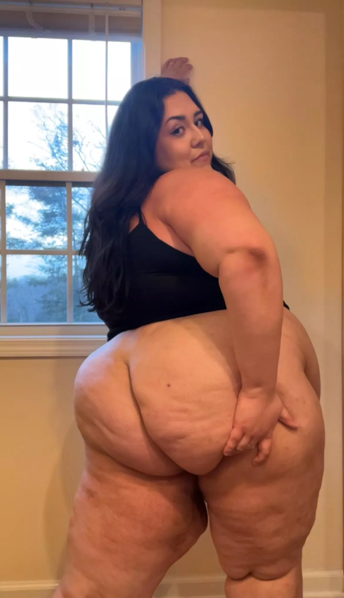 Would you eat my 64” ass? My ex wouldn’t 🥲 posted by mariposabonita96