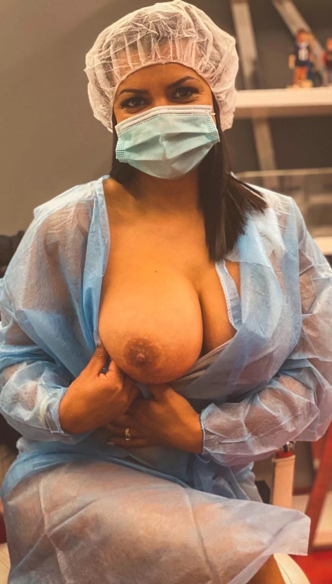 Would you fuck a nurse you met on Reddit ? F43 posted by Kayssi23