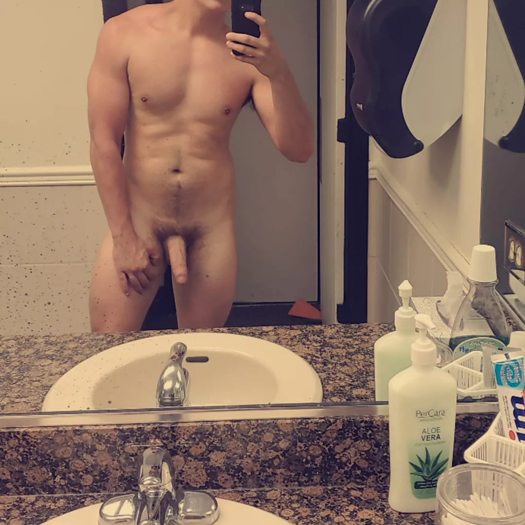 [24] Thigh Slapper posted by bigbuck880