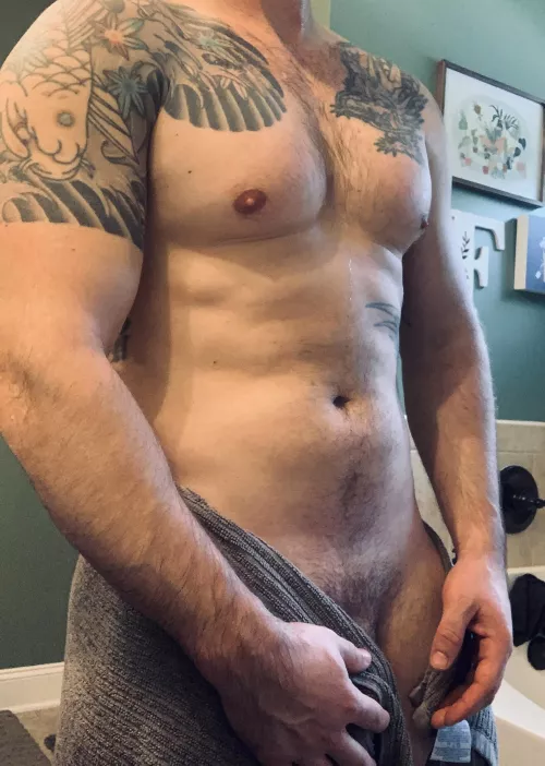 [37] Looking for someone to help dry me off by JayFree27