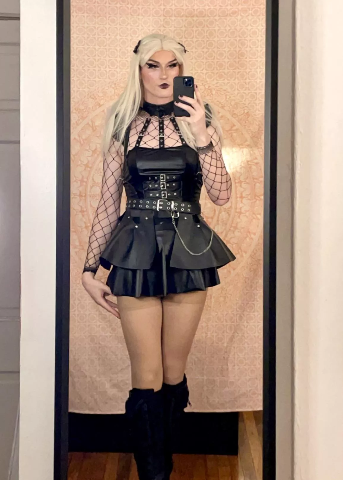 a cute goth look for everyone sorting by new 🖤🖤🖤 posted by cdxbb