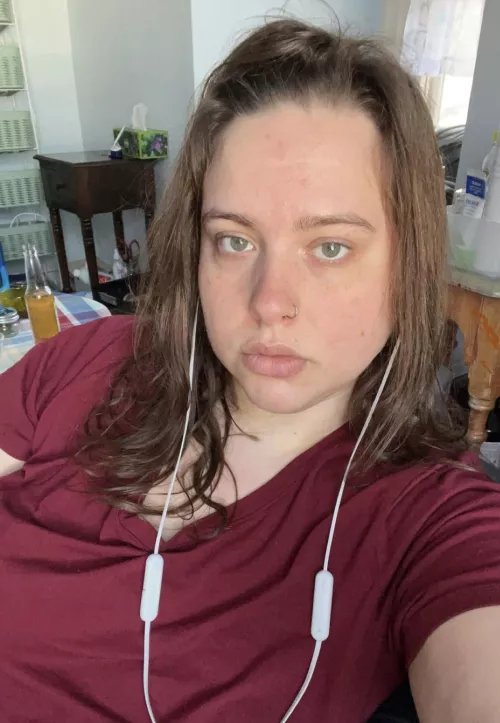 always a lil pouty by lynxlyve